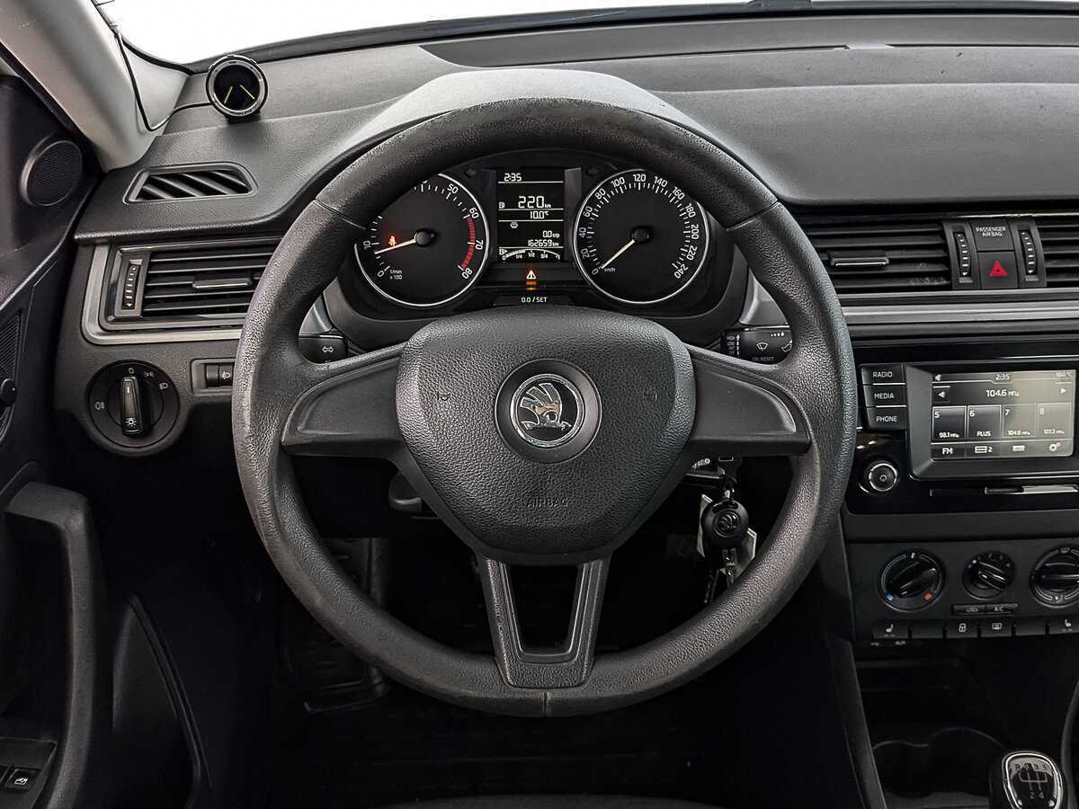Купить Skoda Rapid с пробегом. Фото: #18