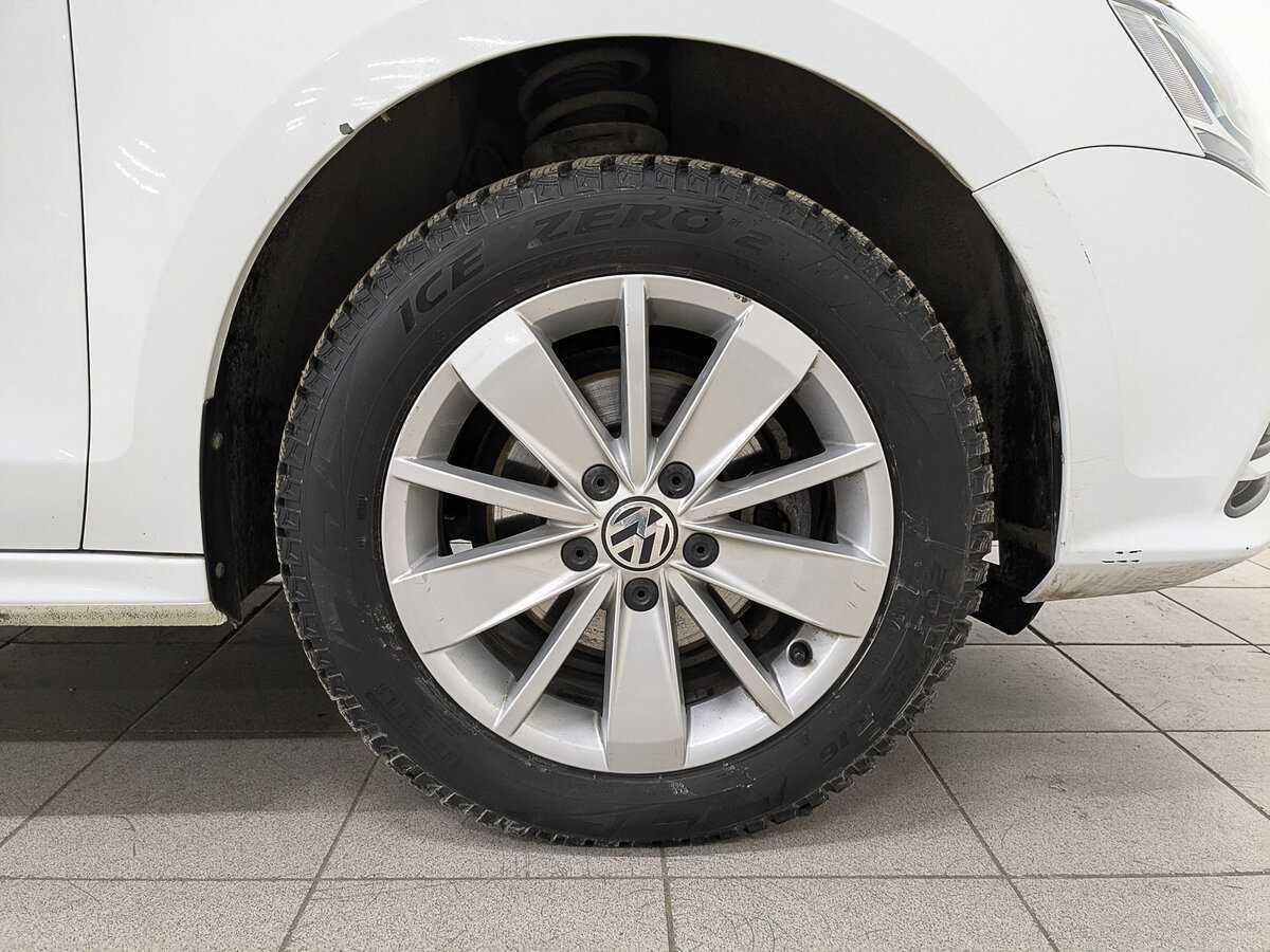 Купить Volkswagen Jetta с пробегом. Фото: #11