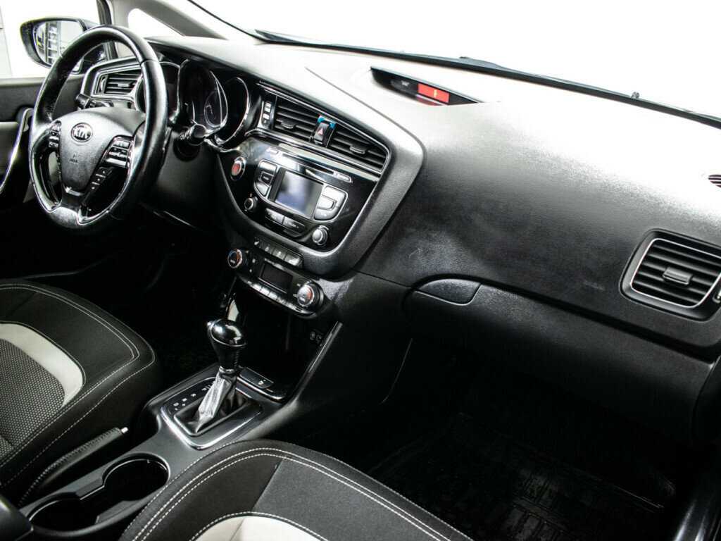Купить Kia Ceed с пробегом. Фото: #3