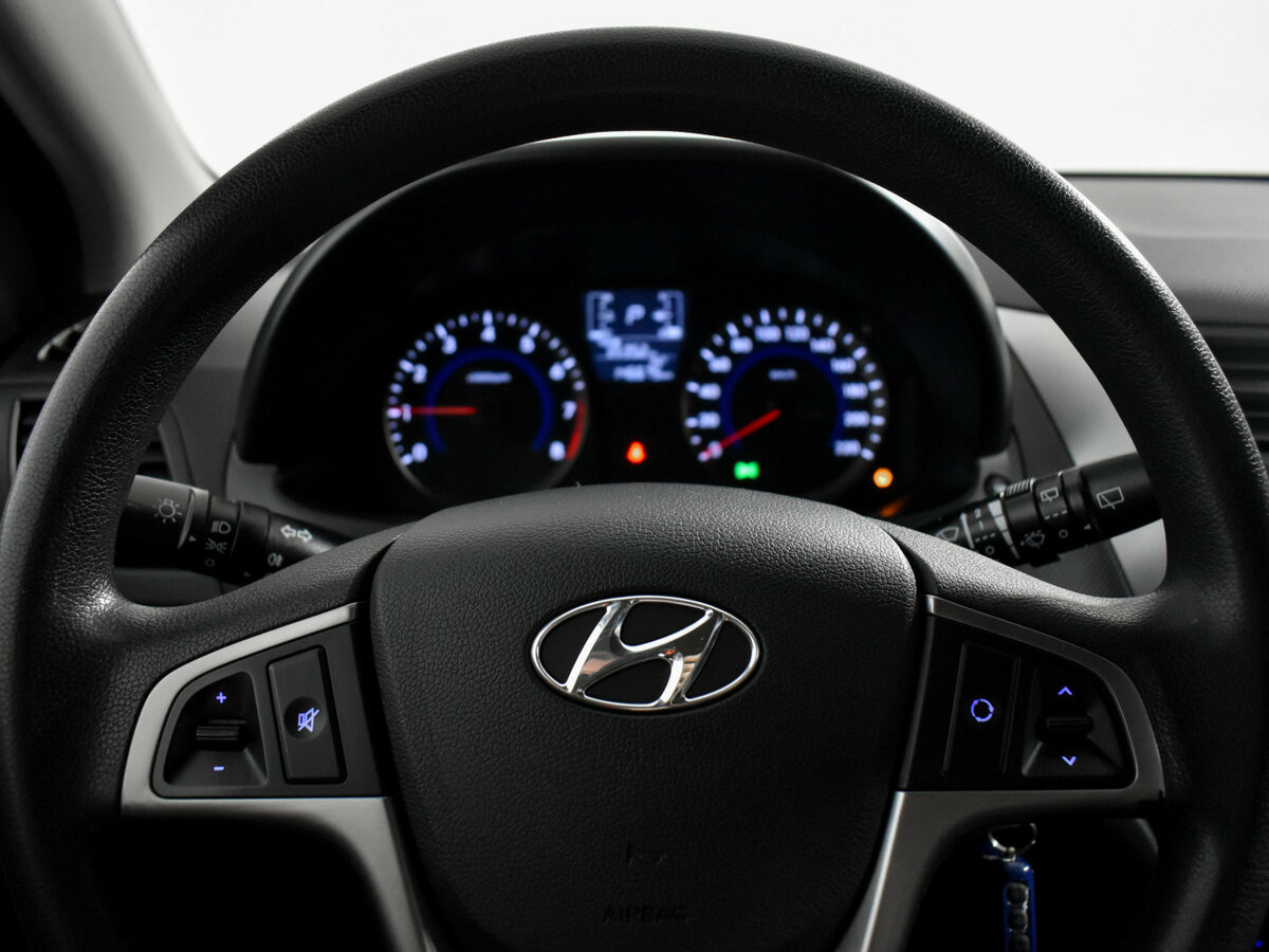 Купить Hyundai Solaris с пробегом. Фото: #15