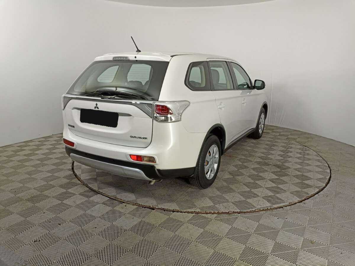 Купить Mitsubishi Outlander с пробегом. Фото: #4