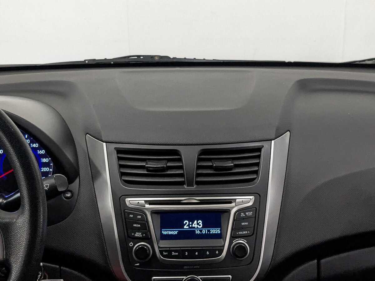 Купить Hyundai Solaris с пробегом. Фото: #14