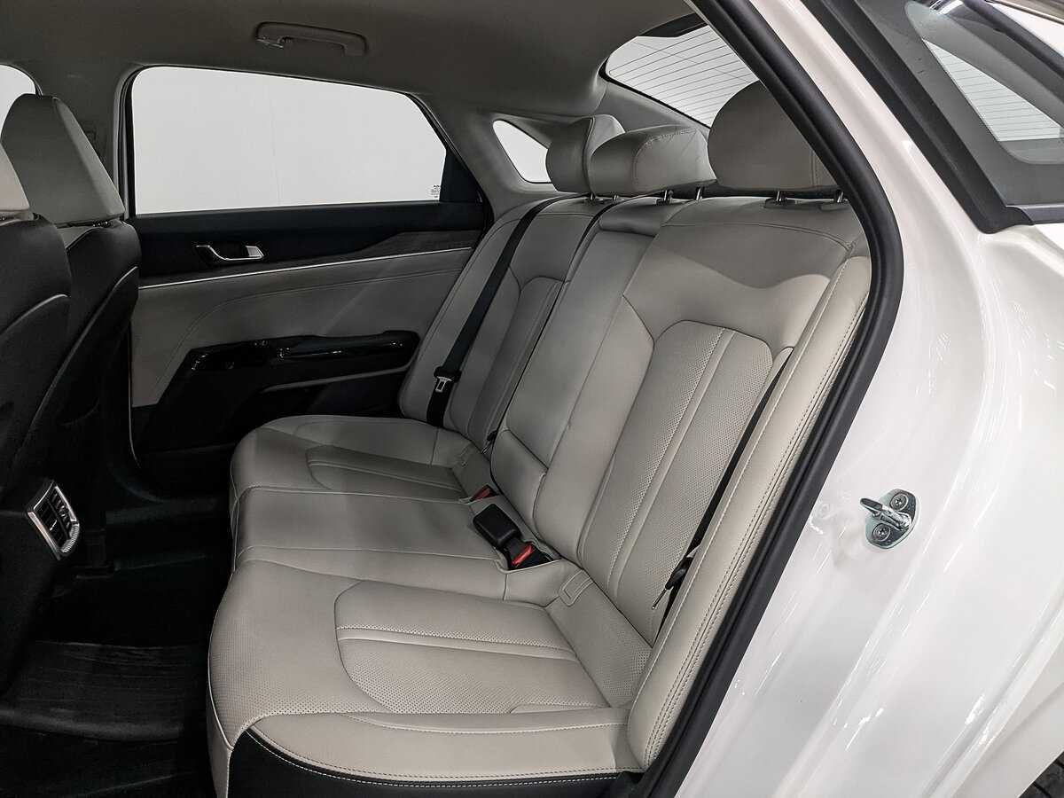 Купить Kia K5 с пробегом. Фото: #16