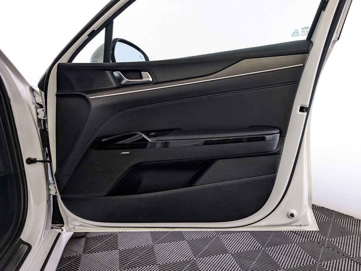 Купить Kia K5 с пробегом. Фото: #24