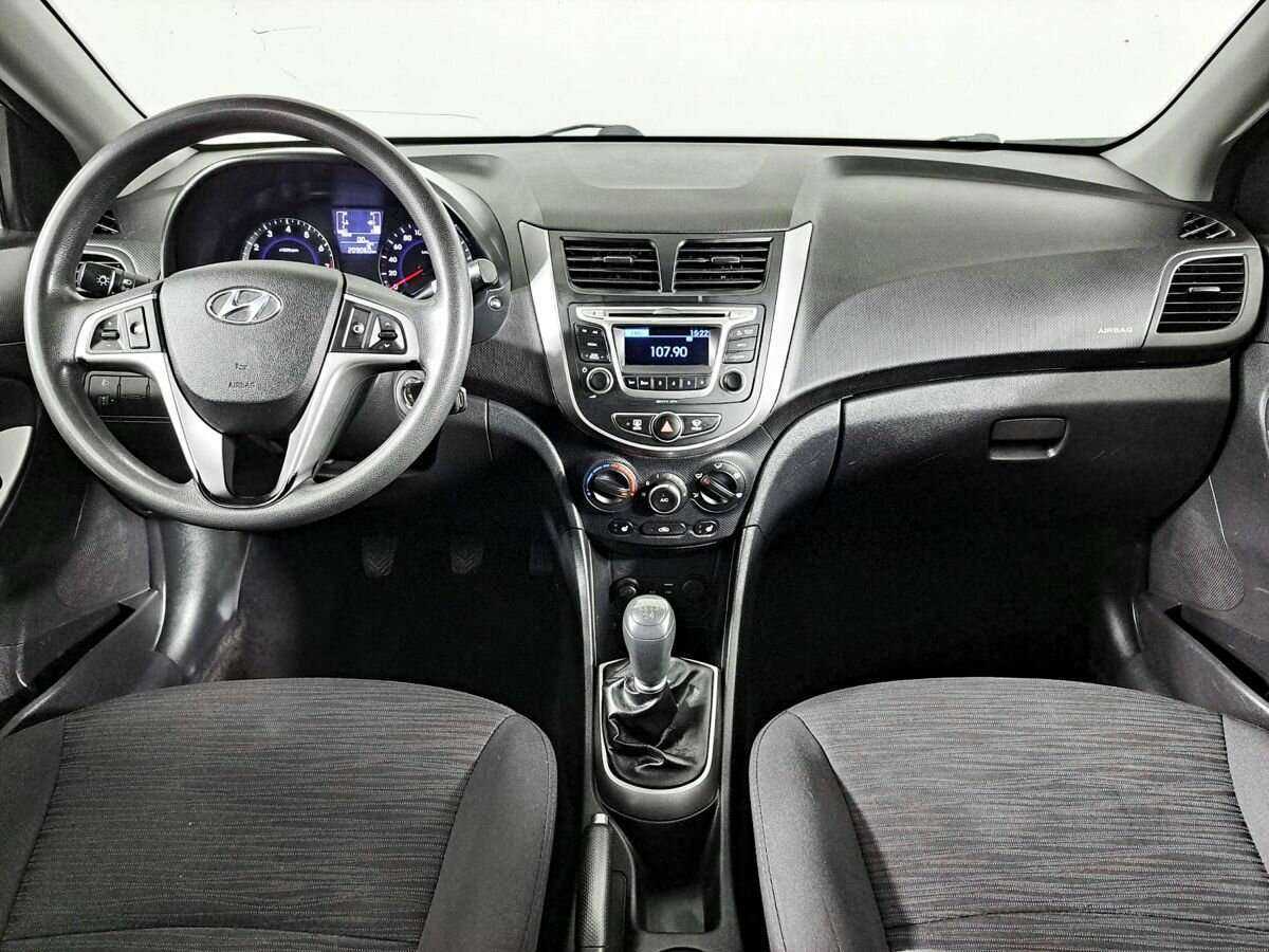 Купить Hyundai Solaris с пробегом. Фото: #9