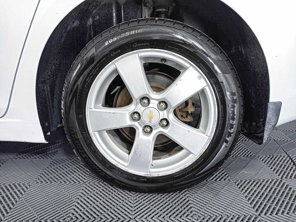 Купить Chevrolet Cruze с пробегом. Фото: #17