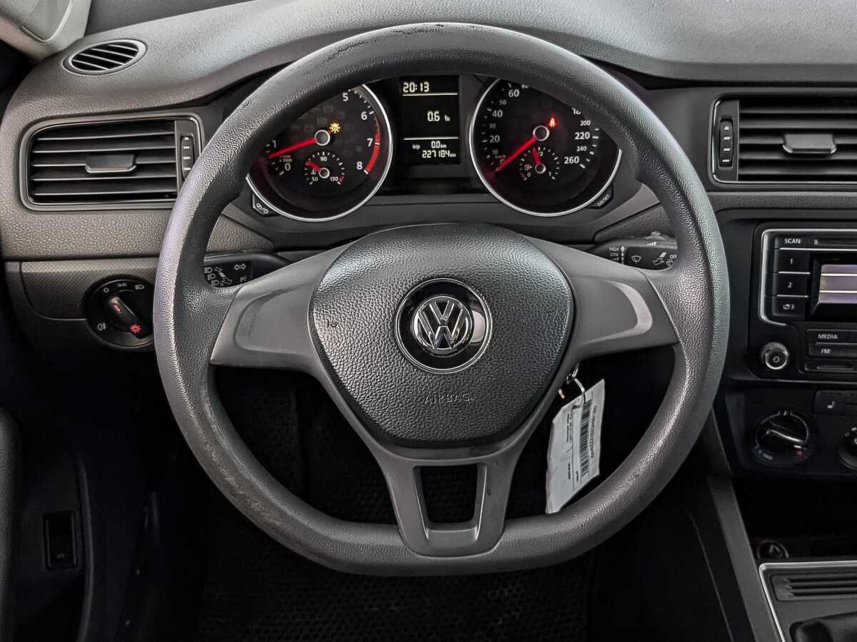 Купить Volkswagen Jetta с пробегом. Фото: #21