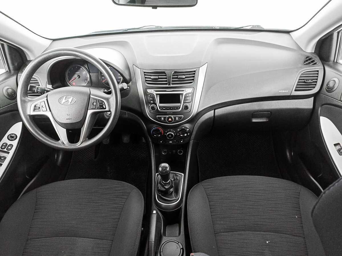 Купить Hyundai Solaris с пробегом. Фото: #11