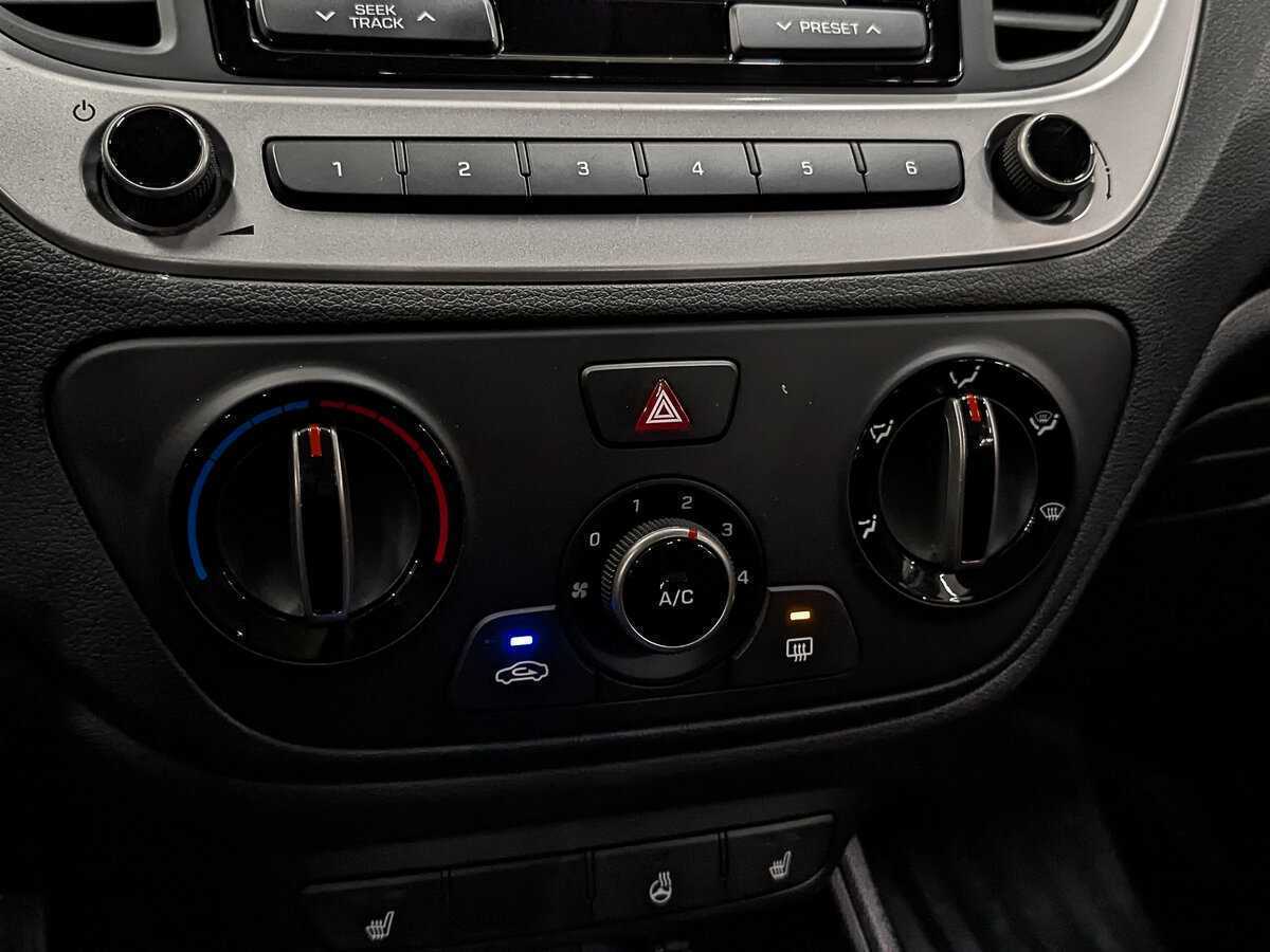 Купить Hyundai Solaris с пробегом. Фото: #24