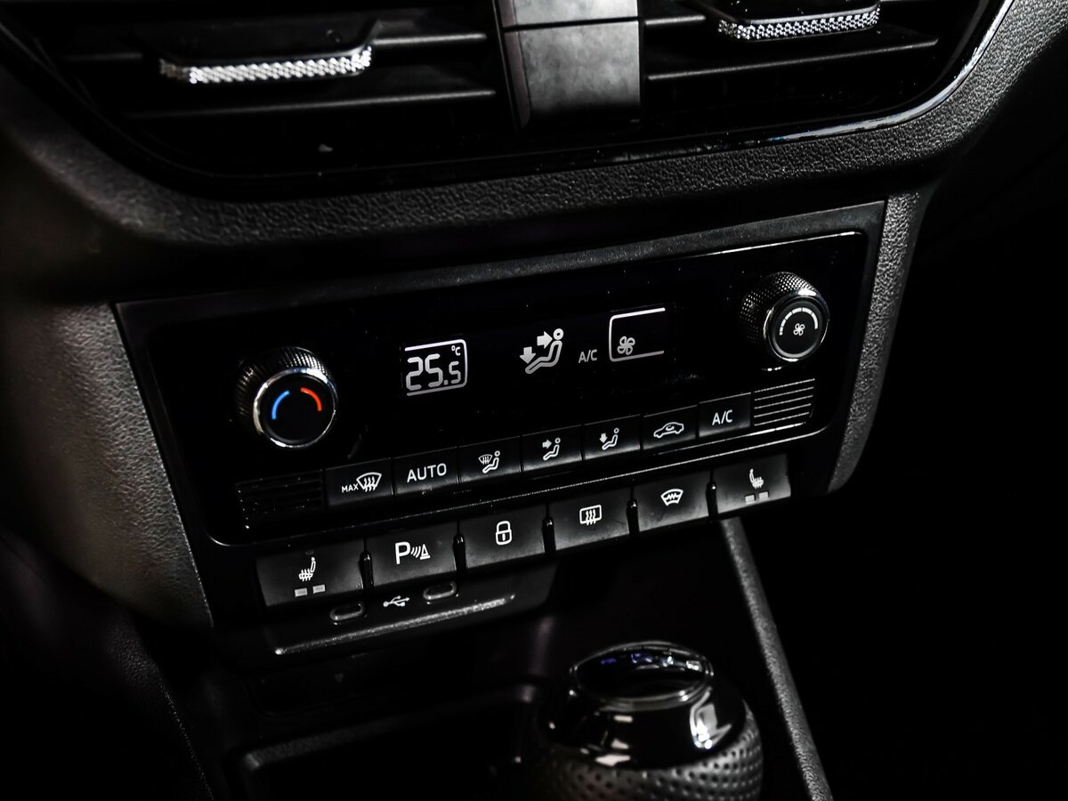 Купить Volkswagen Polo с пробегом. Фото: #13