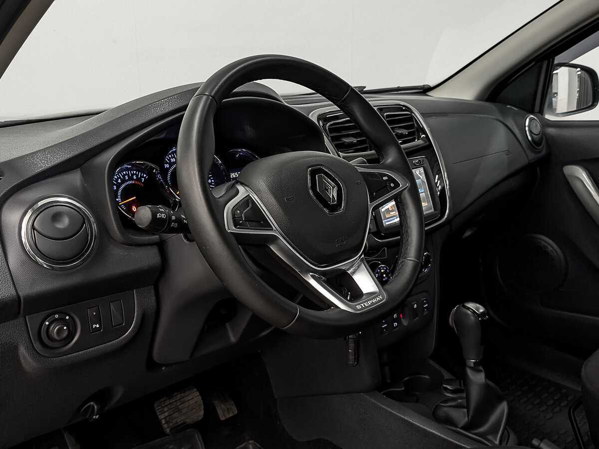 Купить Renault Logan с пробегом. Фото: #14