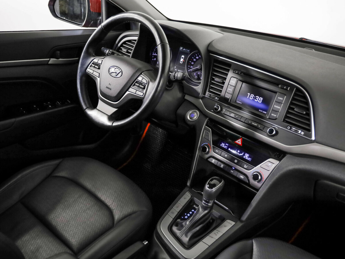 Купить Hyundai Elantra с пробегом. Фото: #3