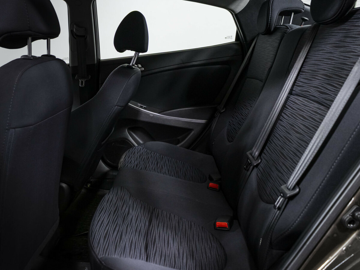 Купить Hyundai Solaris с пробегом. Фото: #11