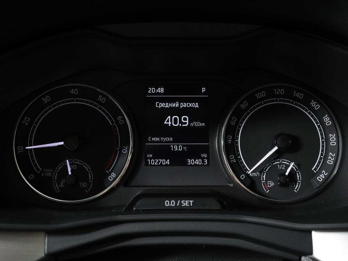 Купить Skoda Rapid с пробегом. Фото: #8