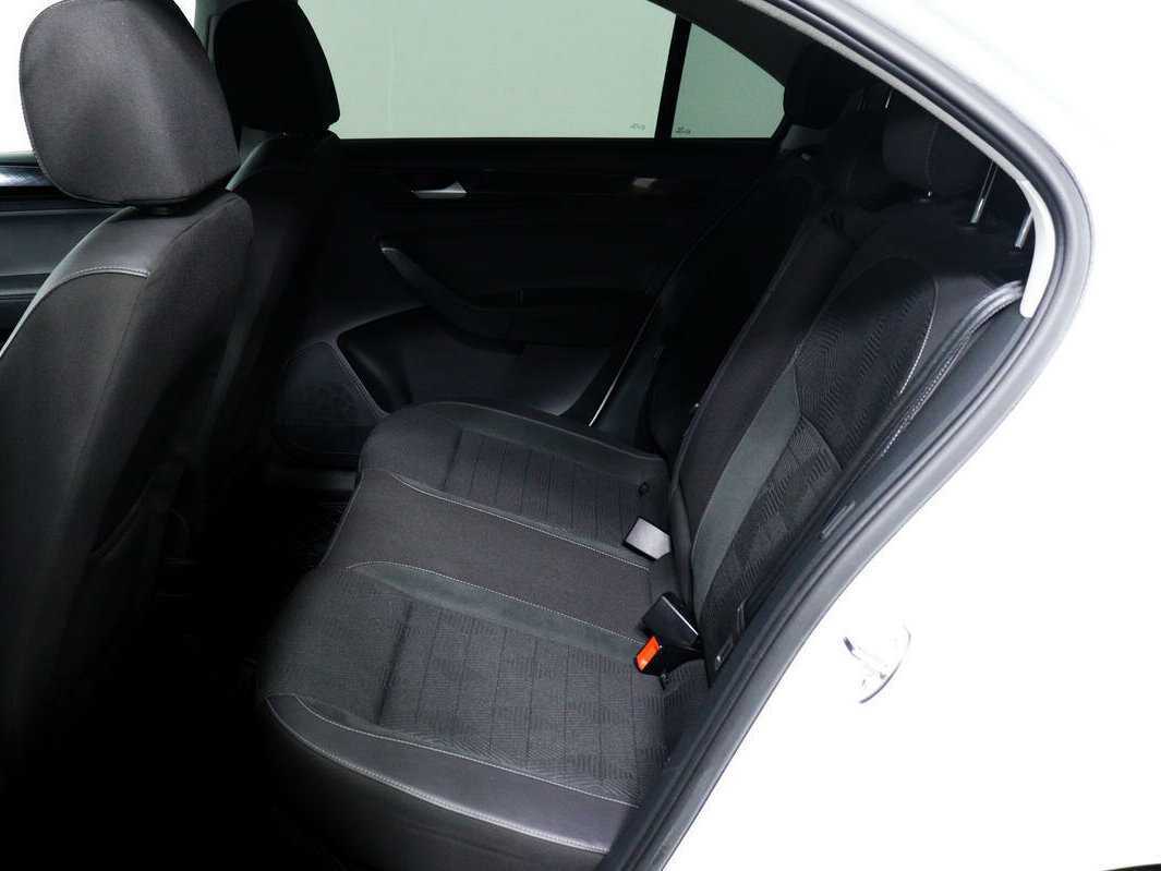 Купить Volkswagen Polo с пробегом. Фото: #11