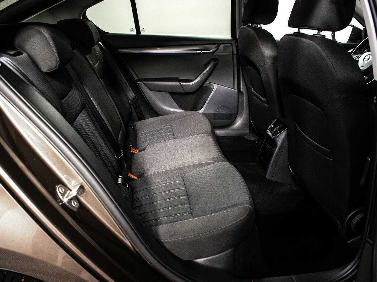 Купить Skoda Octavia с пробегом. Фото: #6