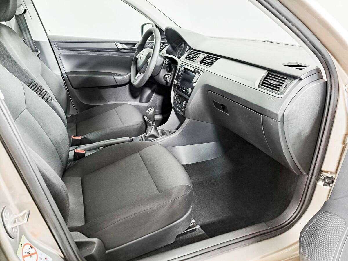 Купить Skoda Rapid с пробегом. Фото: #5