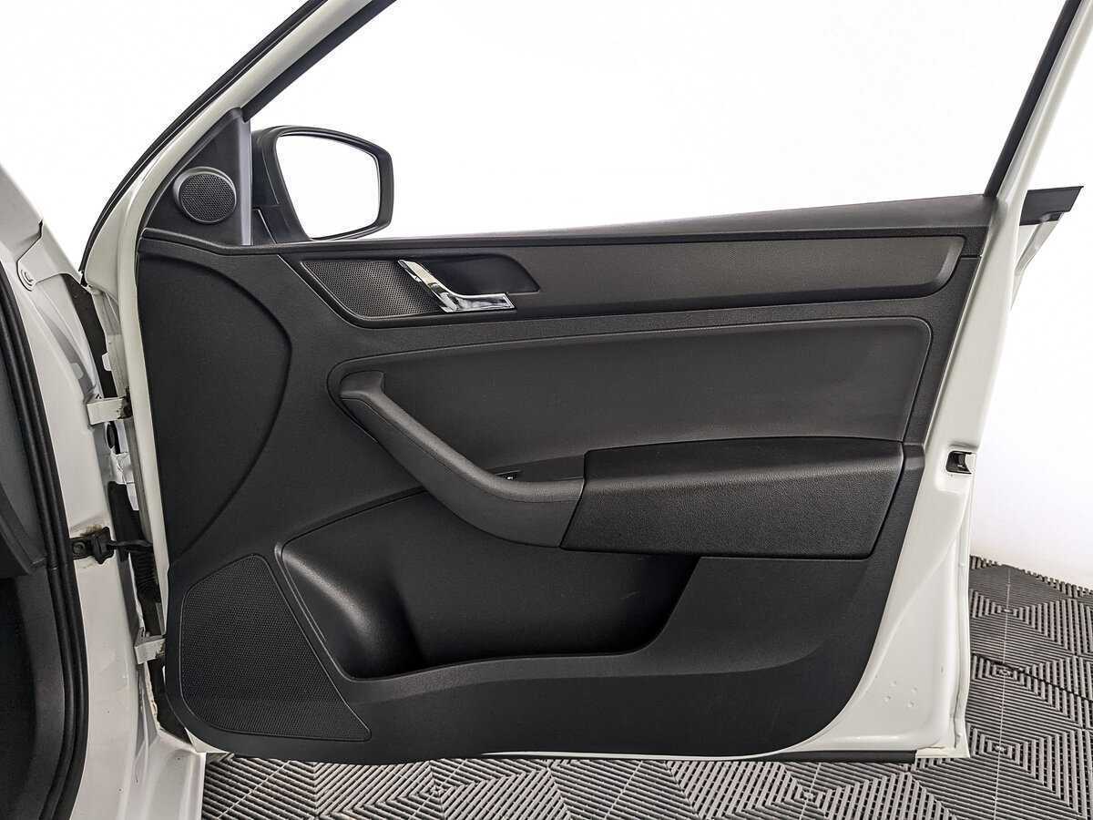 Купить Skoda Rapid с пробегом. Фото: #23