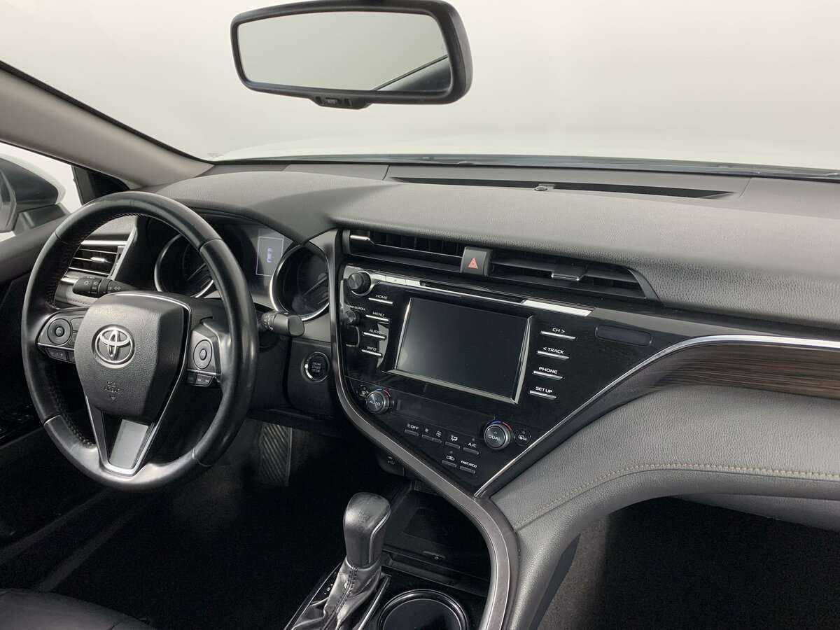 Купить Toyota Camry с пробегом. Фото: #8