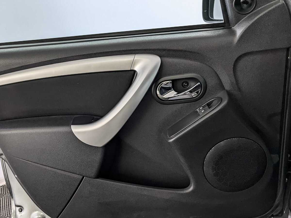 Купить Nissan Terrano с пробегом. Фото: #18