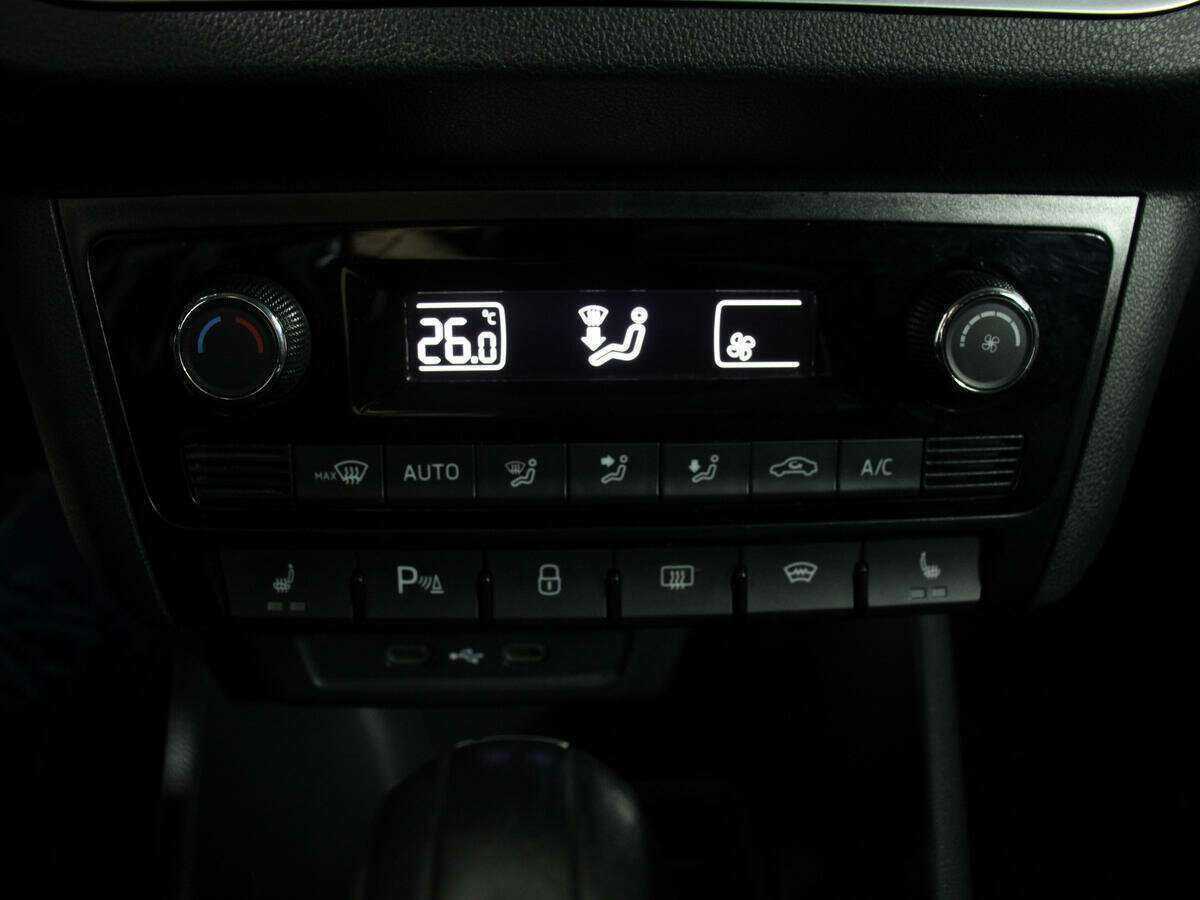 Купить Volkswagen Polo с пробегом. Фото: #18