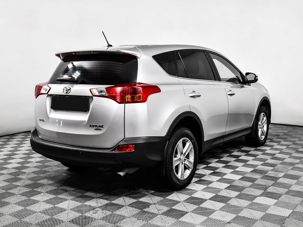 Купить Toyota RAV4 с пробегом. Фото: #4