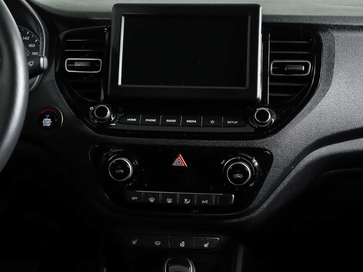 Купить Hyundai Solaris с пробегом. Фото: #11