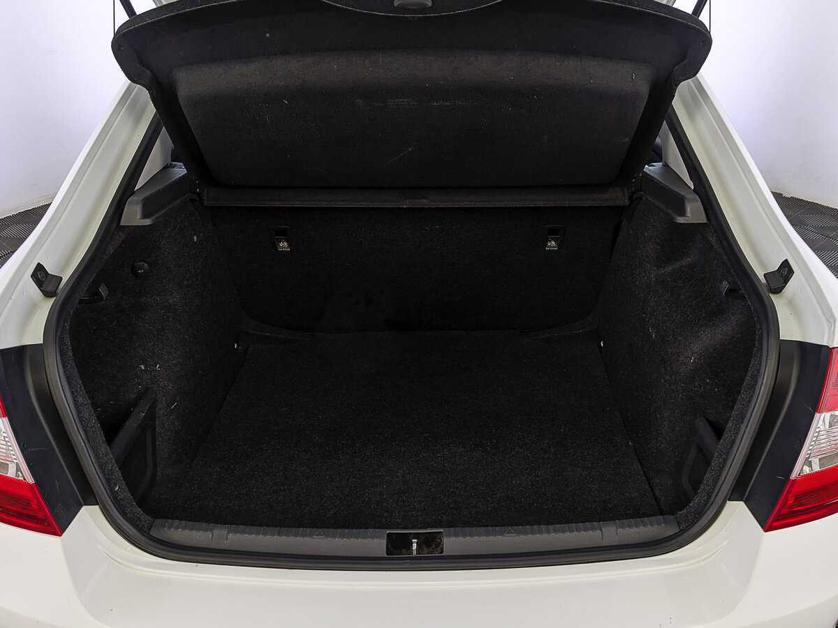 Купить Skoda Rapid с пробегом. Фото: #9