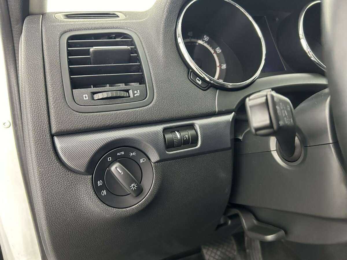 Купить Skoda Yeti с пробегом. Фото: #8