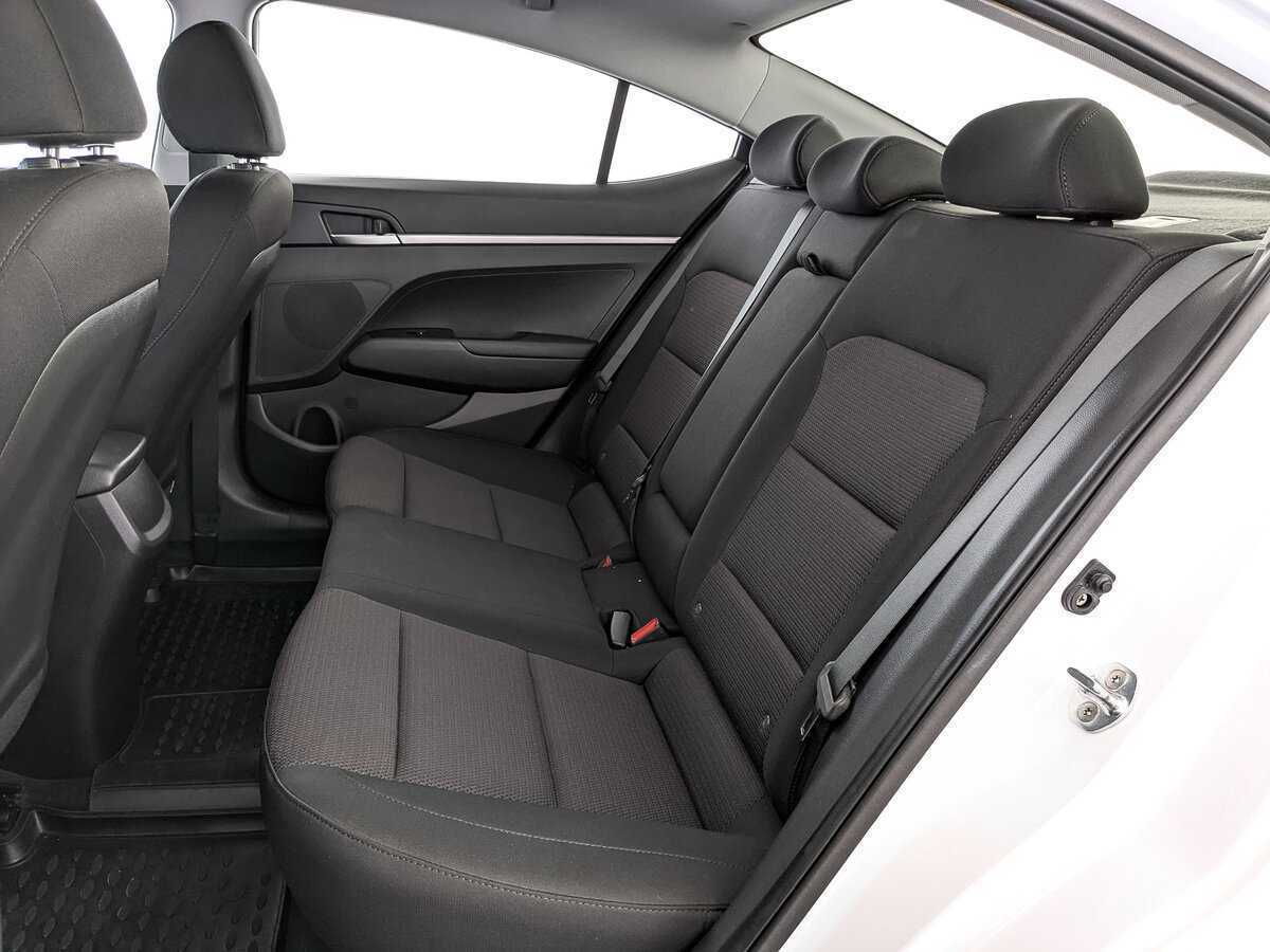 Купить Hyundai Elantra с пробегом. Фото: #17