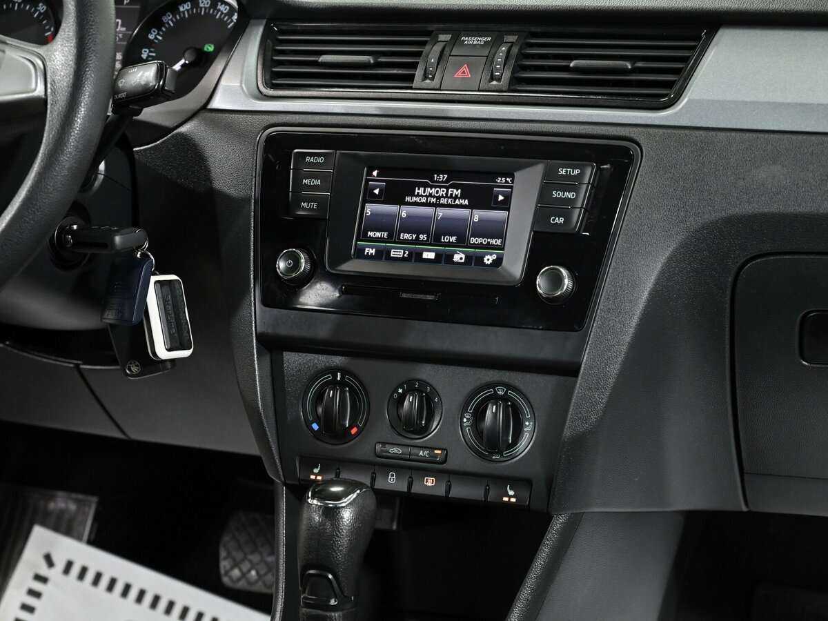 Купить Skoda Rapid с пробегом. Фото: #6