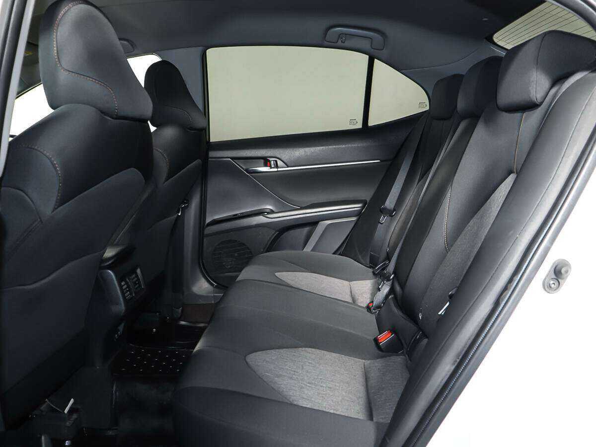 Купить Toyota Camry с пробегом. Фото: #9