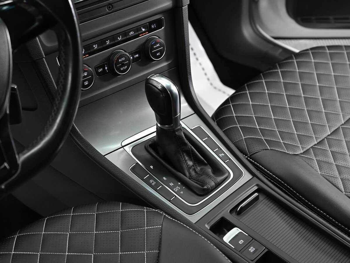 Купить Volkswagen Golf с пробегом. Фото: #10