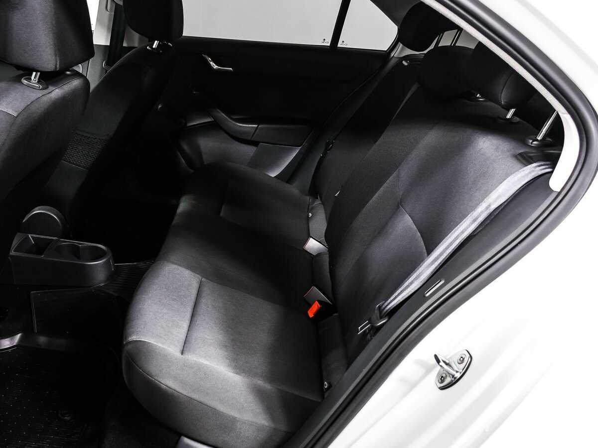 Купить Skoda Rapid с пробегом. Фото: #10