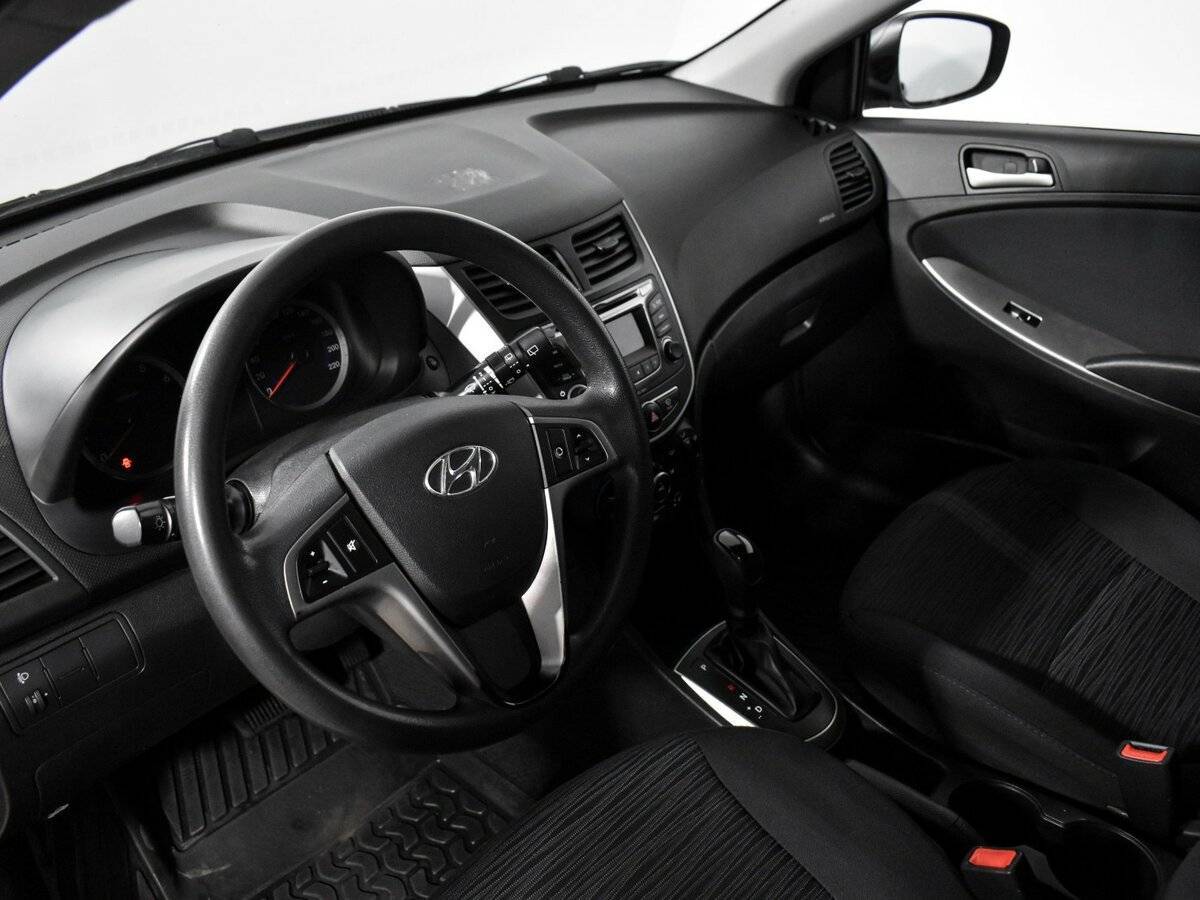 Купить Hyundai Solaris с пробегом. Фото: #8