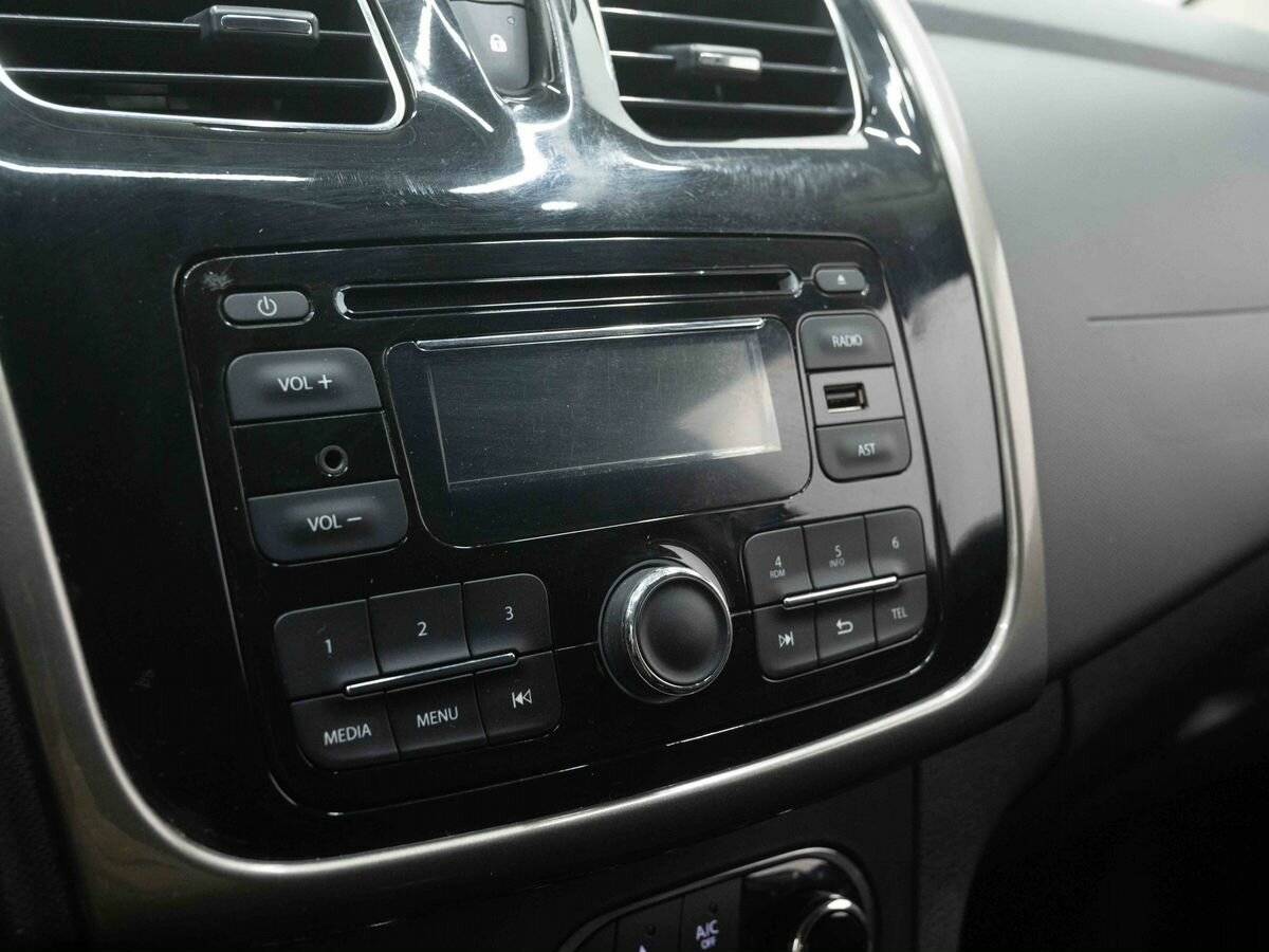 Купить Renault Sandero с пробегом. Фото: #19