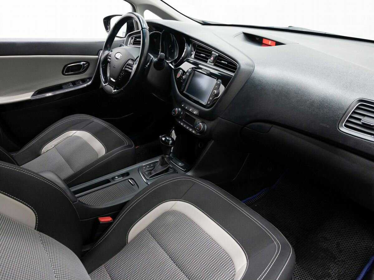 Купить Kia Ceed с пробегом. Фото: #11