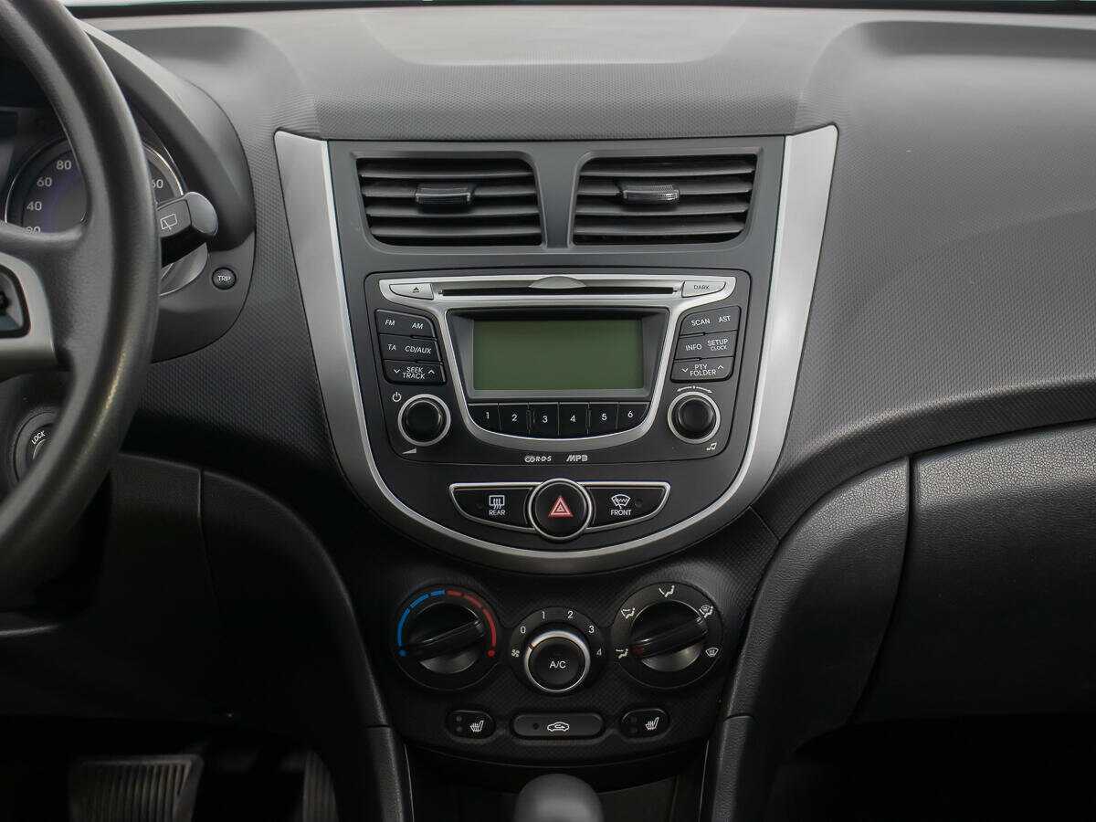 Купить Hyundai Solaris с пробегом. Фото: #13