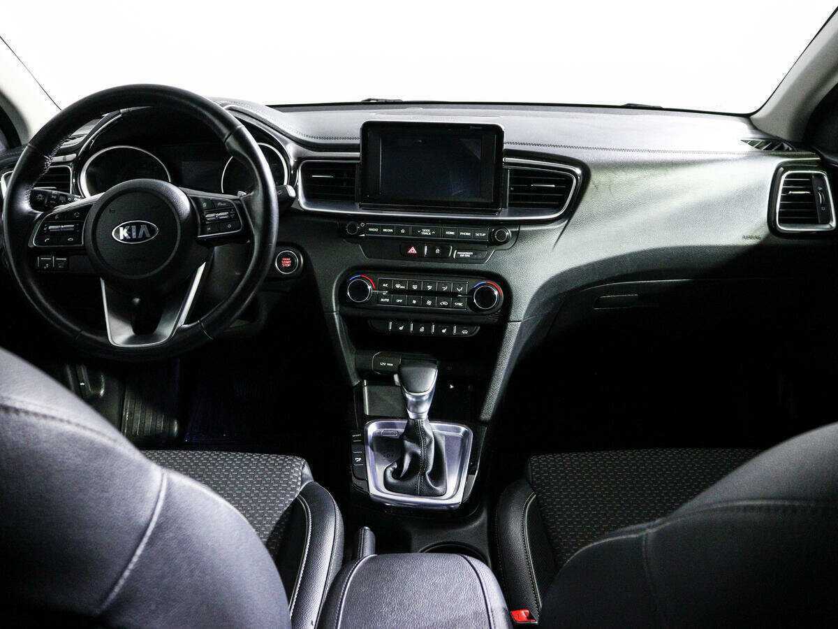 Купить Kia Ceed с пробегом. Фото: #9