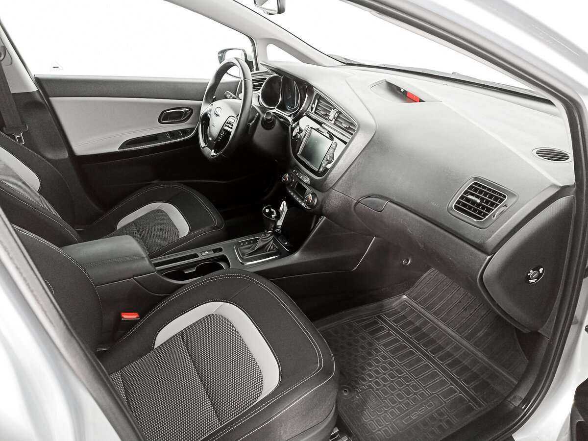 Купить Kia Ceed с пробегом. Фото: #10