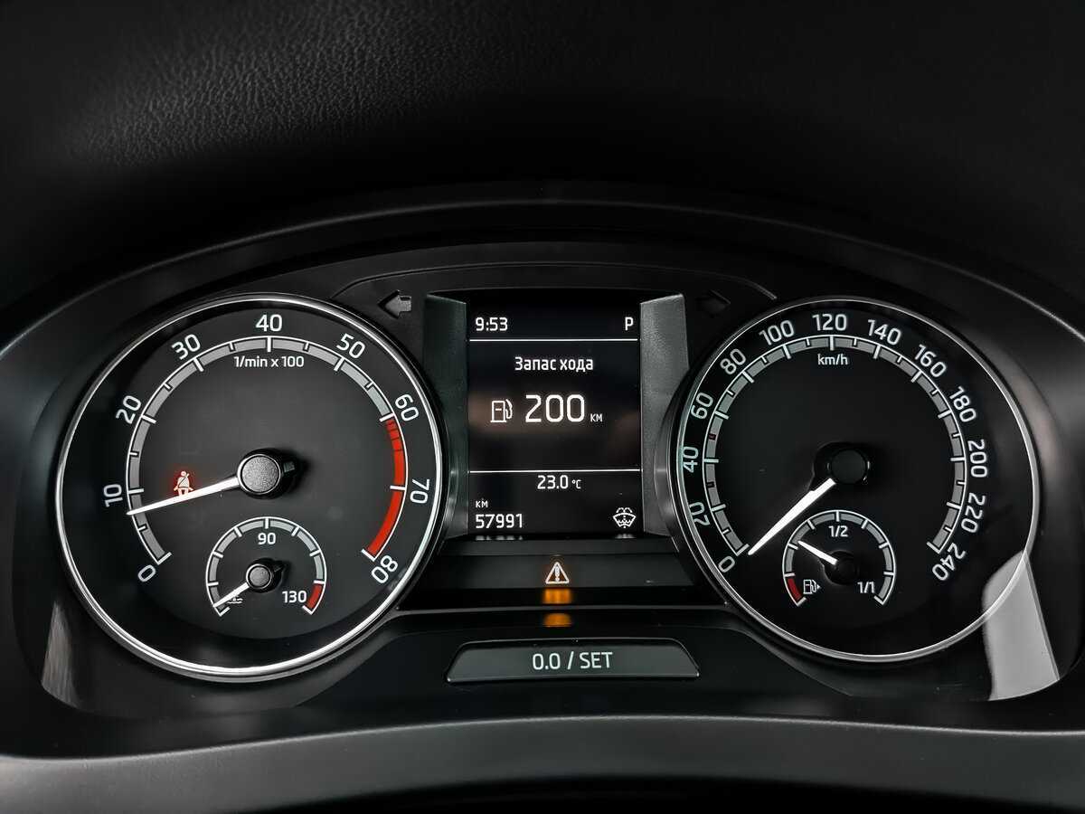 Купить Skoda Rapid с пробегом. Фото: #11