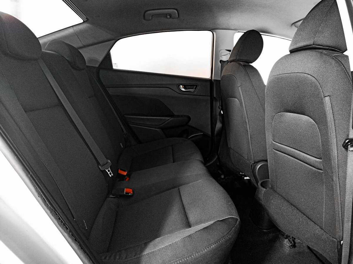 Купить Hyundai Solaris с пробегом. Фото: #9