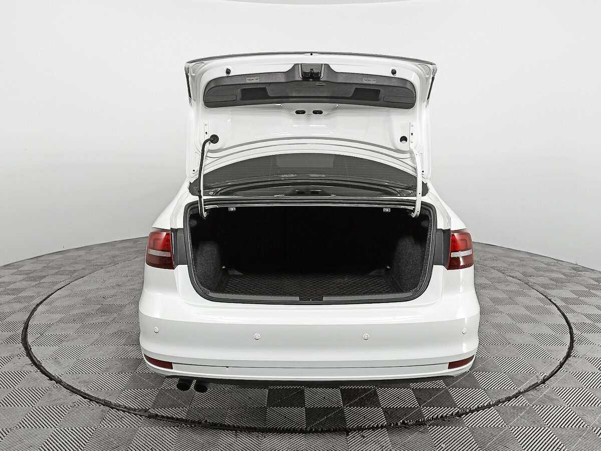 Купить Volkswagen Jetta с пробегом. Фото: #9