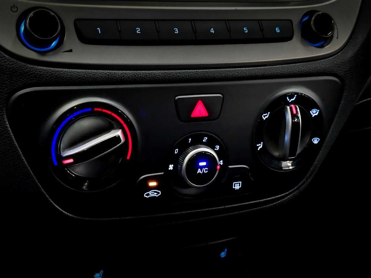 Купить Hyundai Solaris с пробегом. Фото: #24