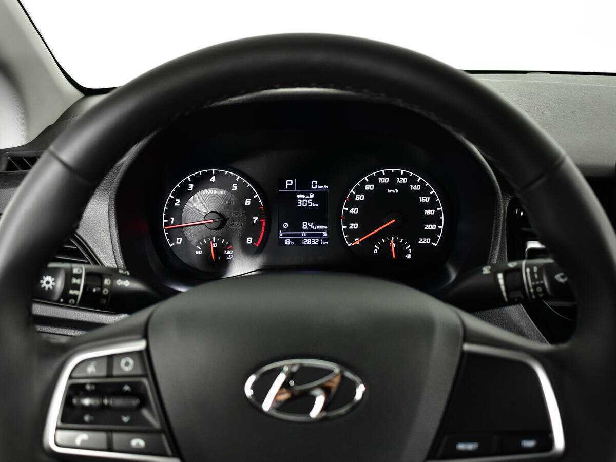 Купить Hyundai Solaris с пробегом. Фото: #10