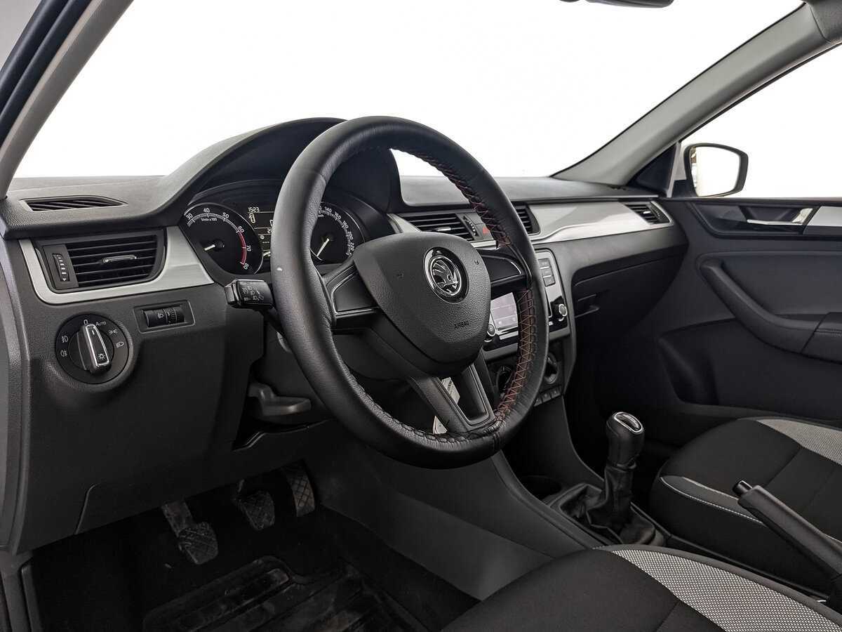 Купить Skoda Rapid с пробегом. Фото: #10