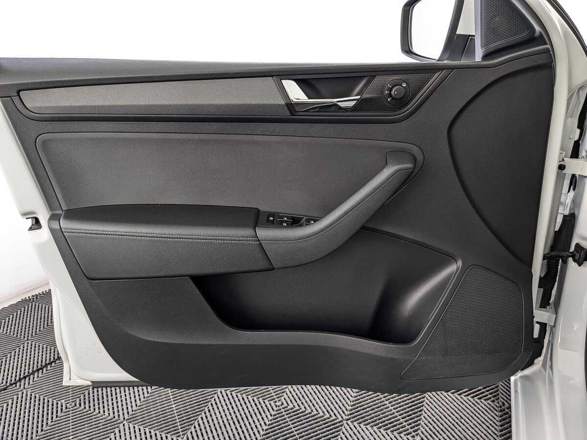 Купить Skoda Rapid с пробегом. Фото: #14