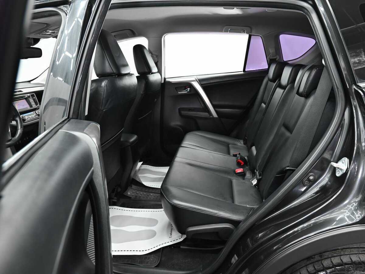 Купить Toyota RAV4 с пробегом. Фото: #14