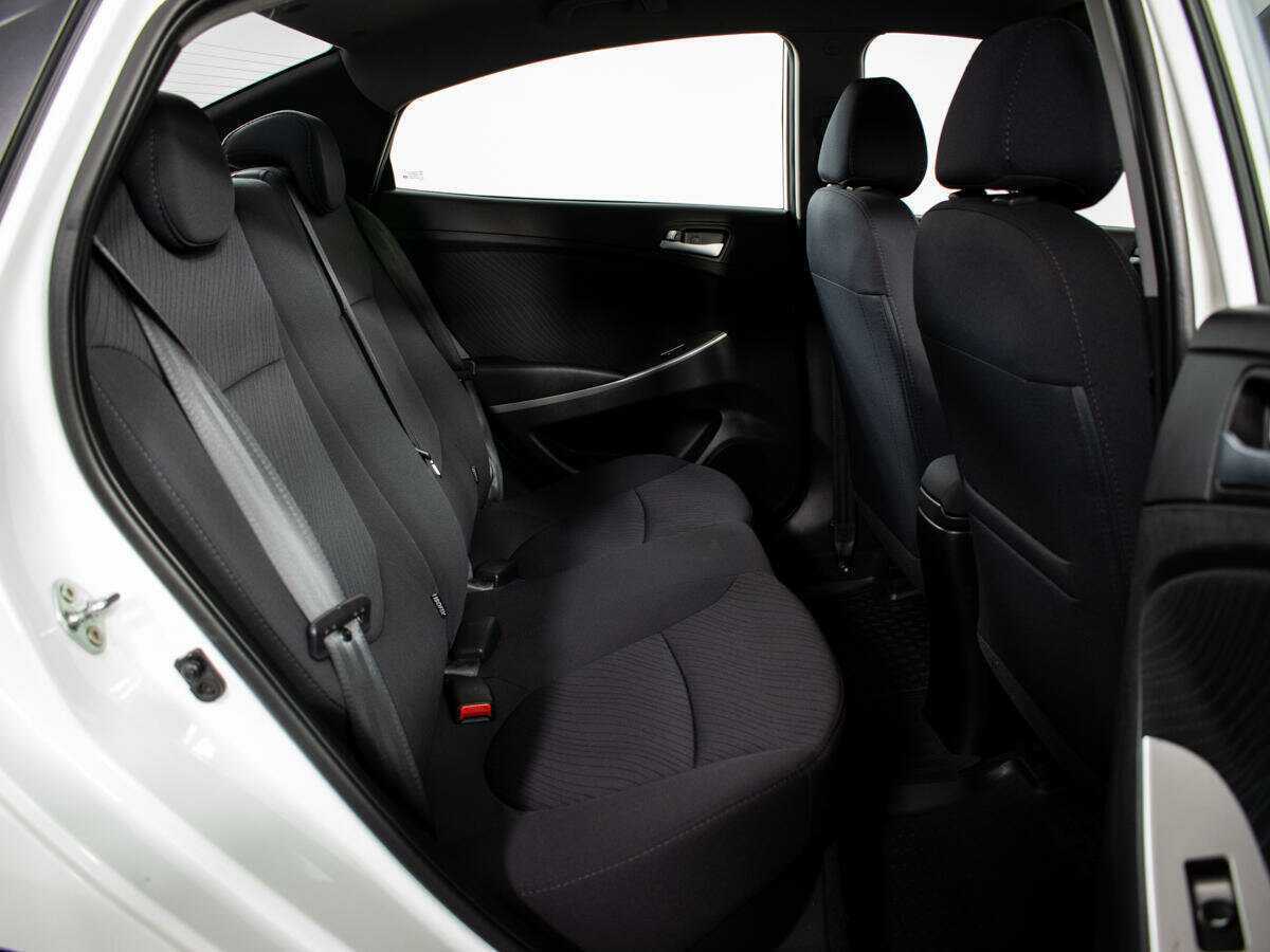 Купить Hyundai Solaris с пробегом. Фото: #9