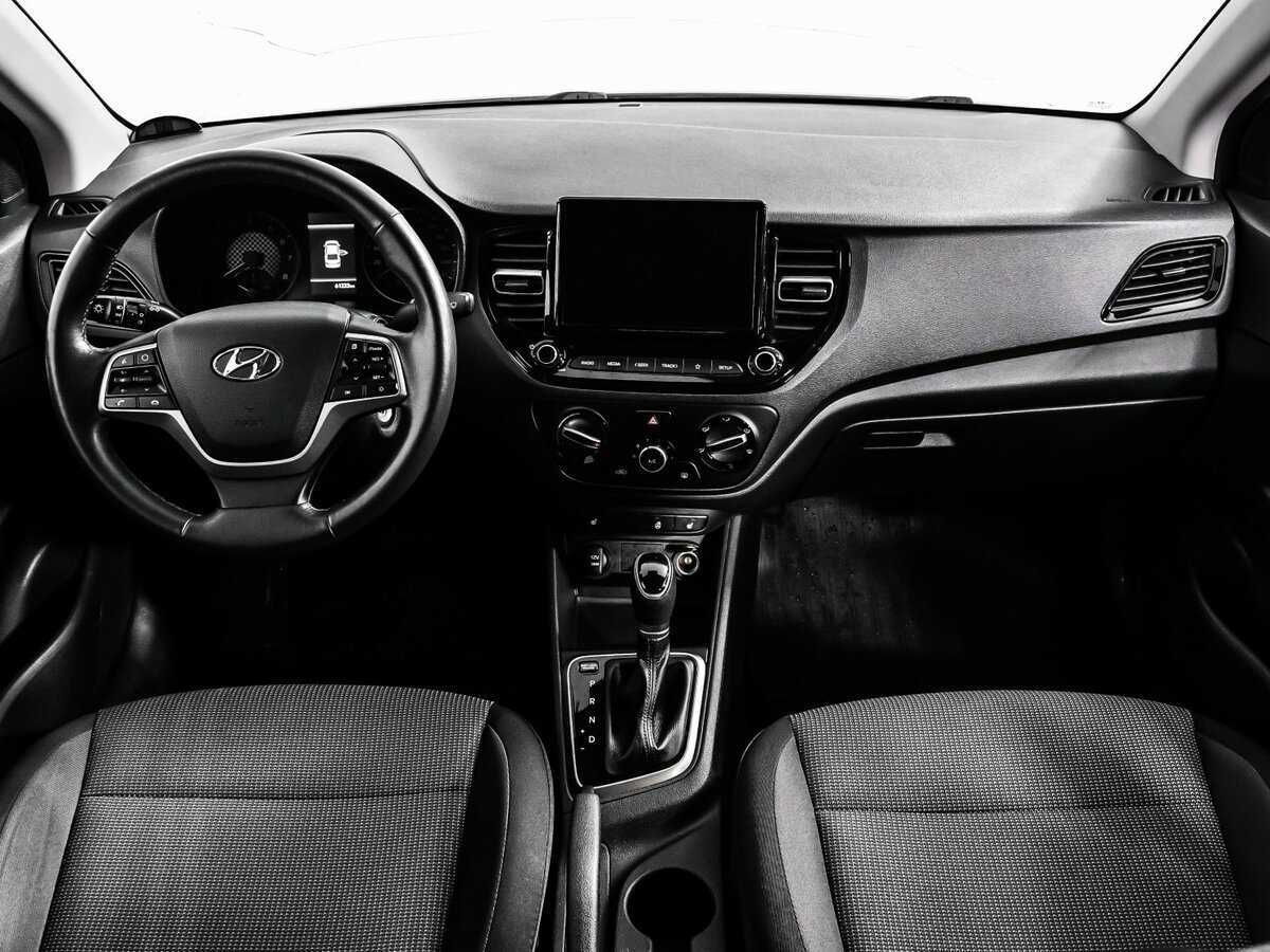 Купить Hyundai Solaris с пробегом. Фото: #10